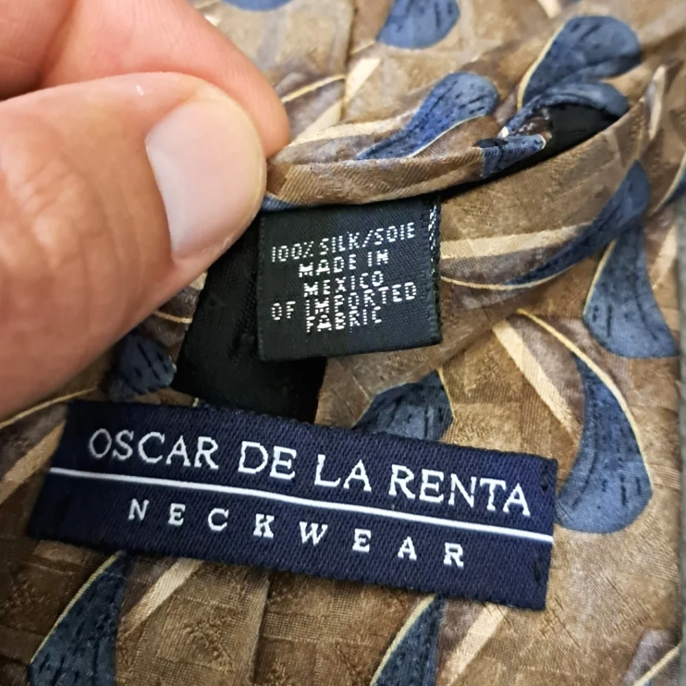 Oscar De La Renta Silk necktie‎ iridescent geometric pattern men's tan navy EUC